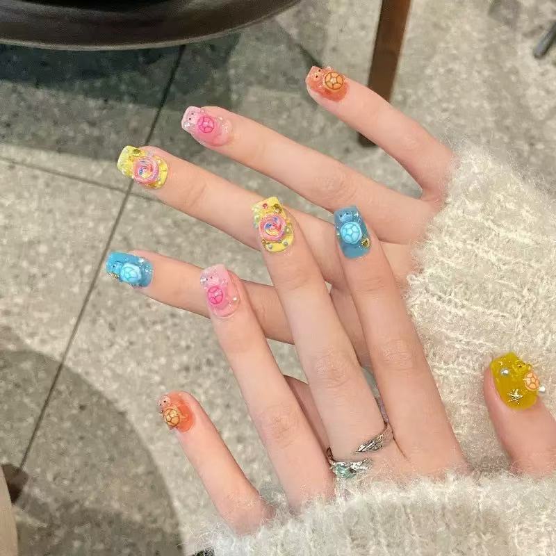 Resin Art Case - 100 mini-breloques en résine colorées en
